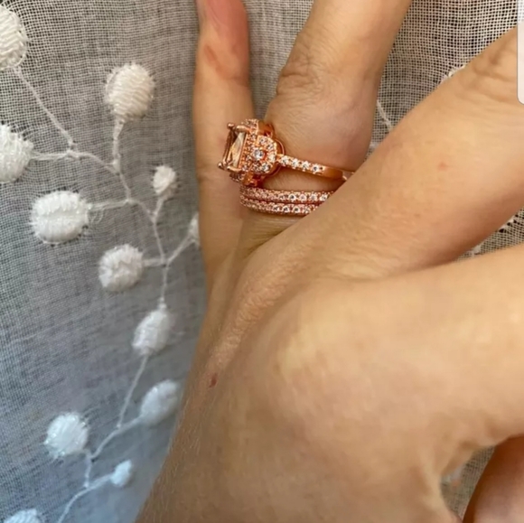 New rose gold color princess wedding ring set💍 - Picture 5 of 7